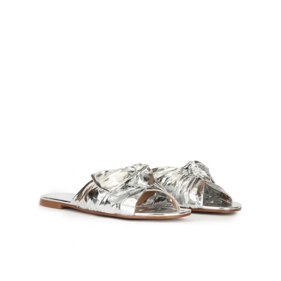 Quetty Flat sandals with bow detail made from silver fabric